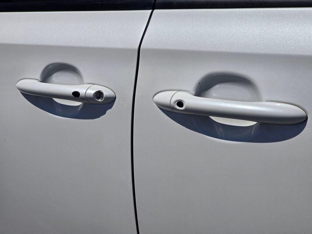 Used 2020 Kia Sedona EX FWD image 11