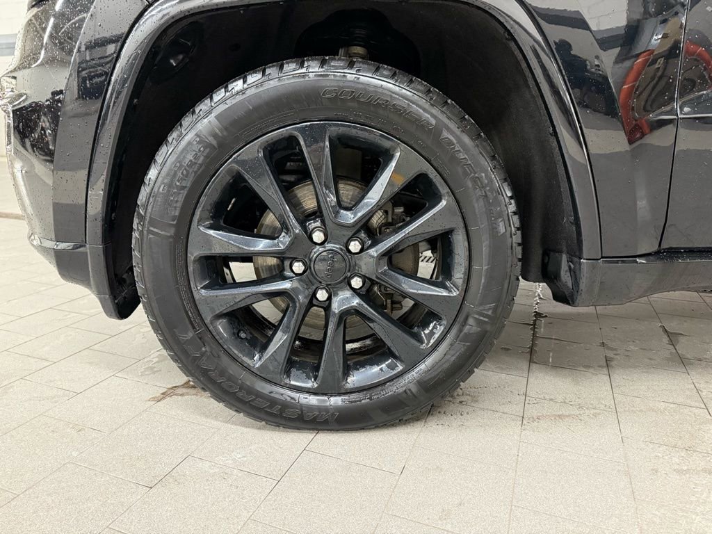 Used 2020 Jeep Grand Cherokee Altitude image 25