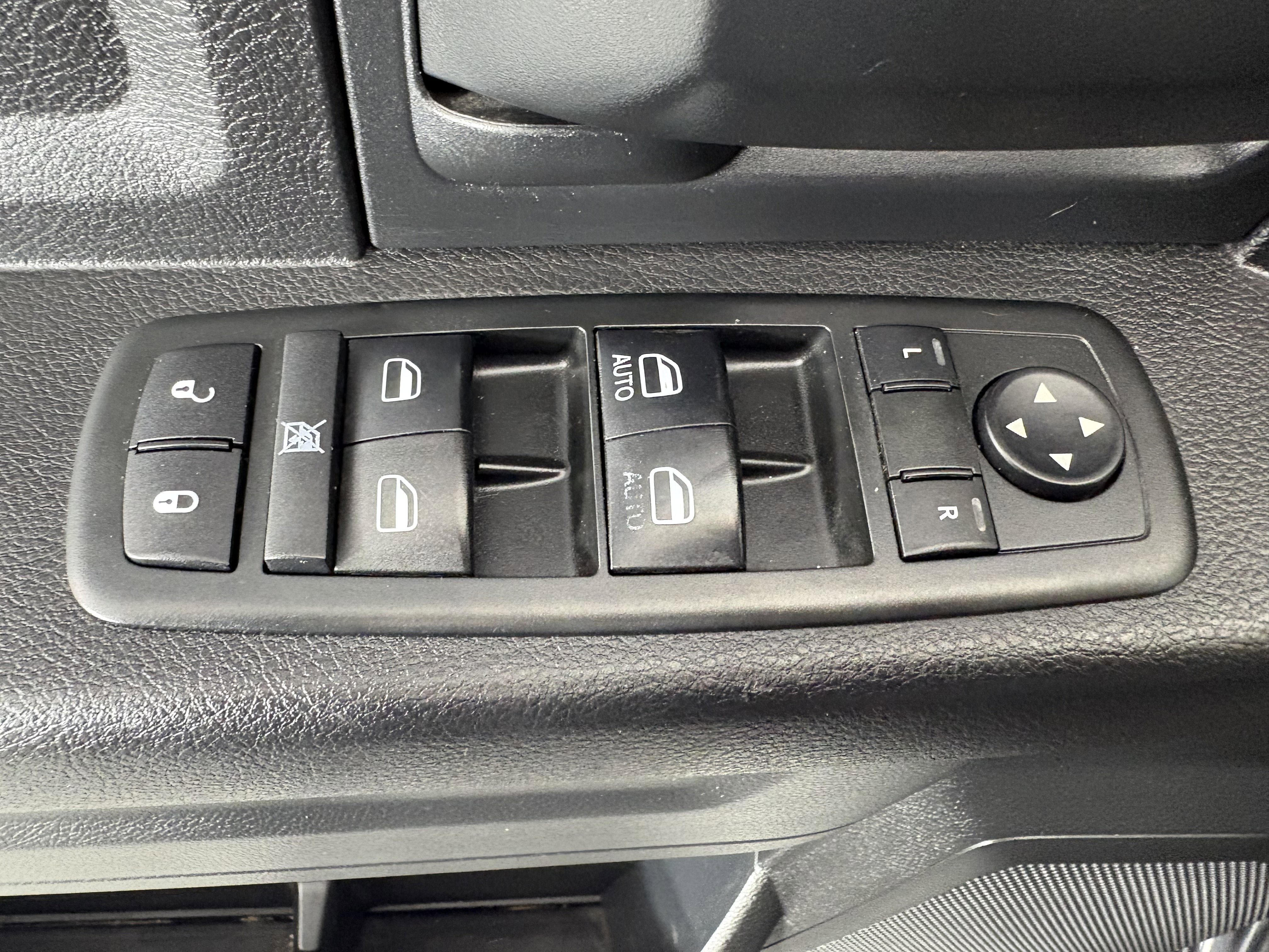 Used 2015 RAM 1500 Express AWD/4WD image 13