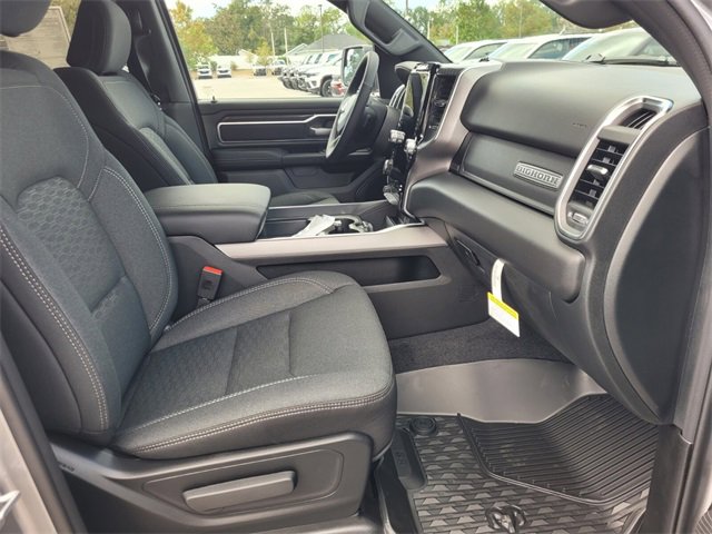 New 2026 RAM 1500 4x4 Crew Cab image 17