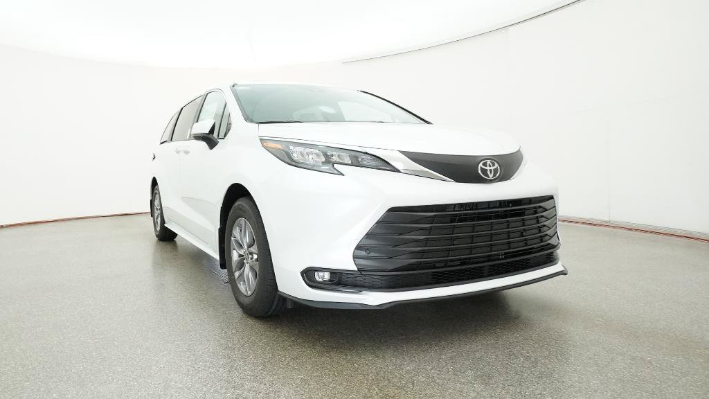 New 2026 Toyota Sienna XLE FWD image 33