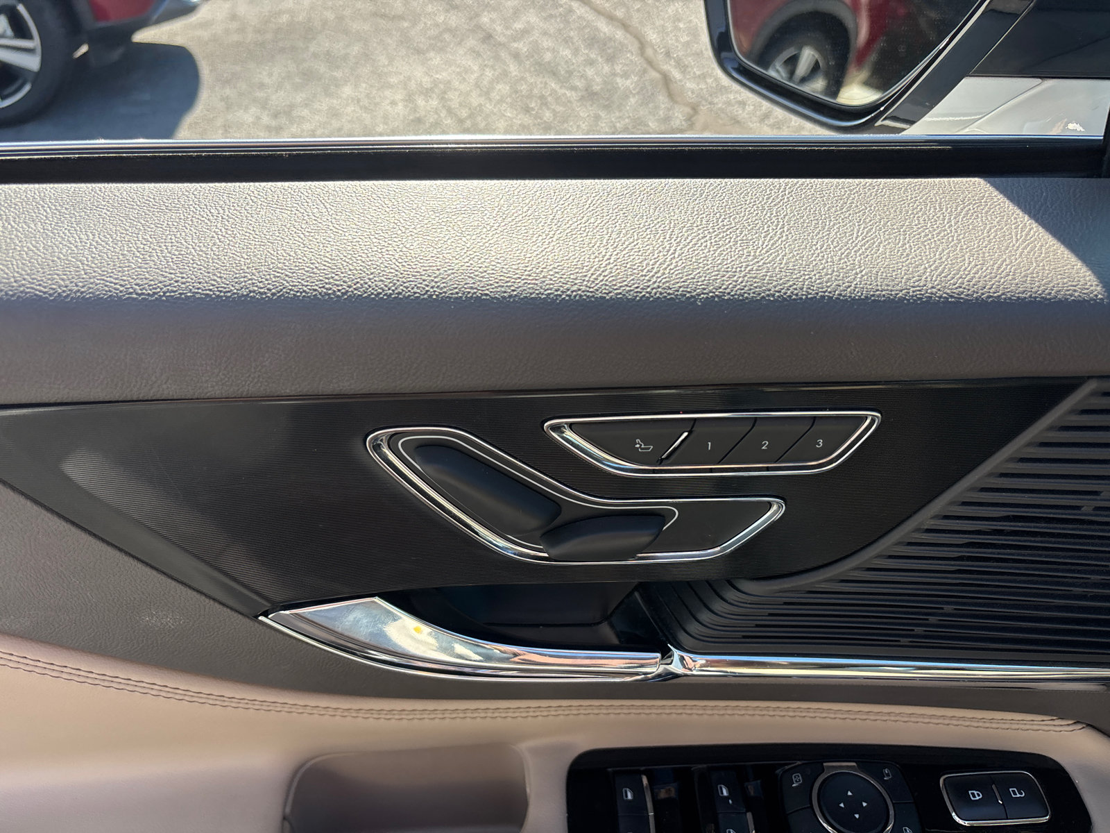 Used 2022 Lincoln Corsair Reserve FWD image 12
