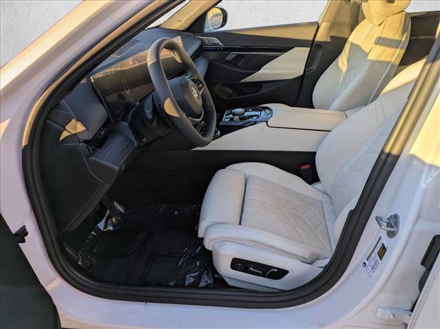 Certified 2025 BMW 530i image 17