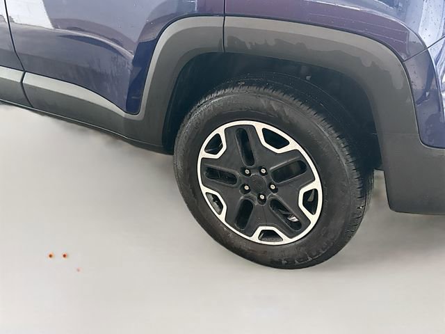 Used 2016 Jeep Renegade Trailhawk AWD/4WD image 31