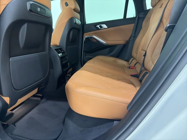 Certified 2024 BMW X6 xDrive40i w/ Parking Assistance Package image 17