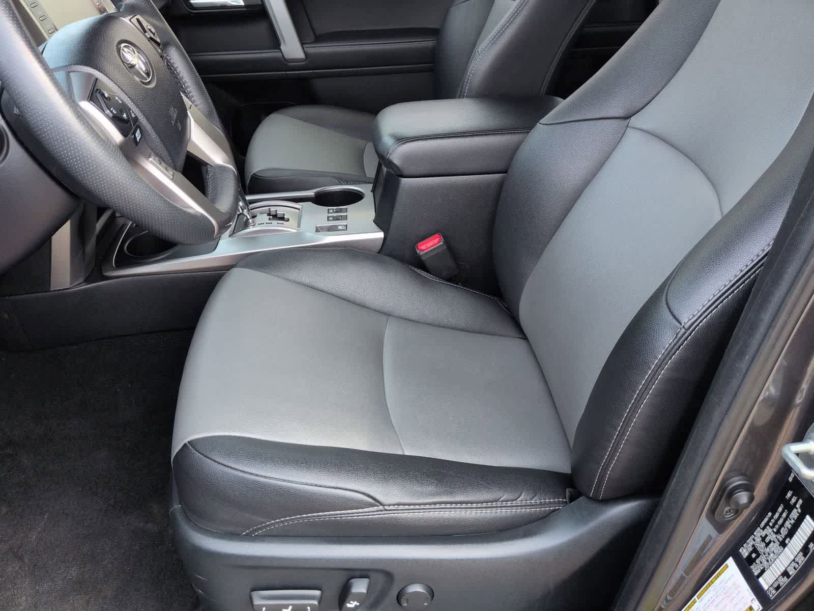 Used 2022 Toyota 4Runner SR5 Premium w/ Moonroof Package RWD image 11