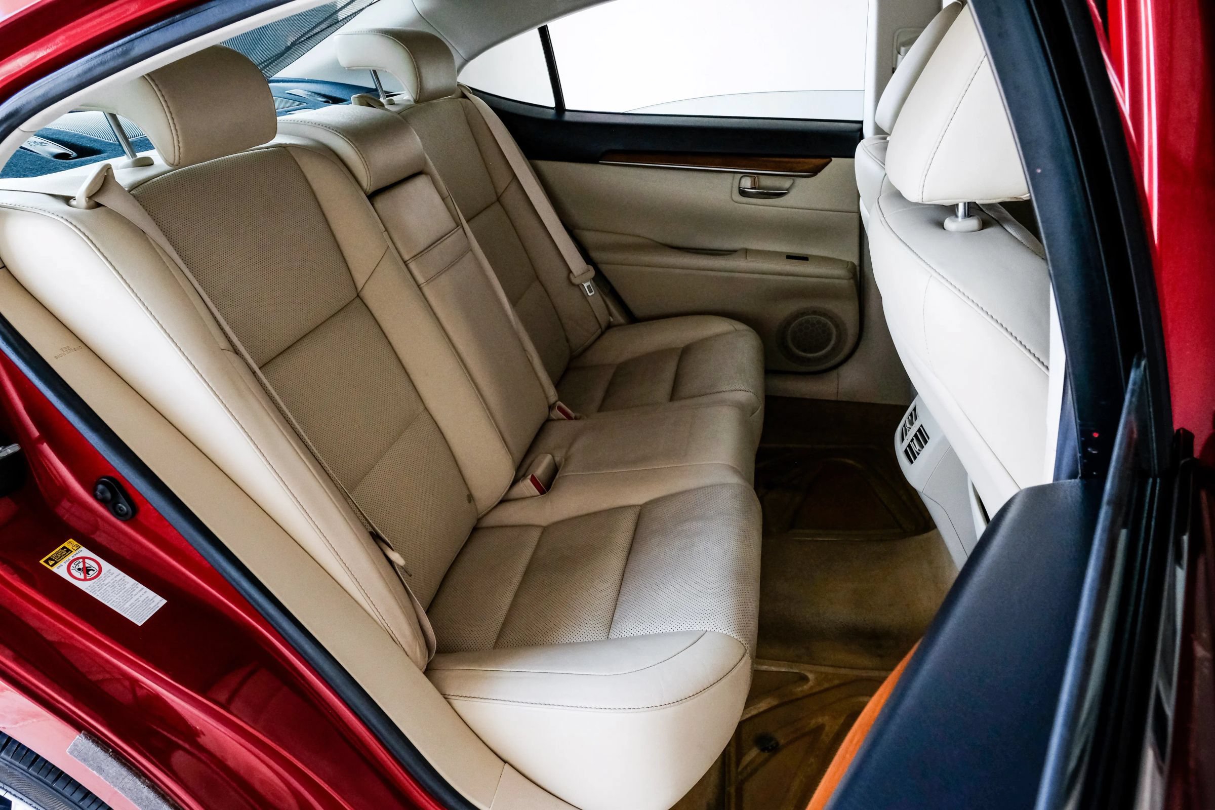 Used 2014 Lexus ES 300h w/ Luxury Package w/Bamboo Trim FWD image 40