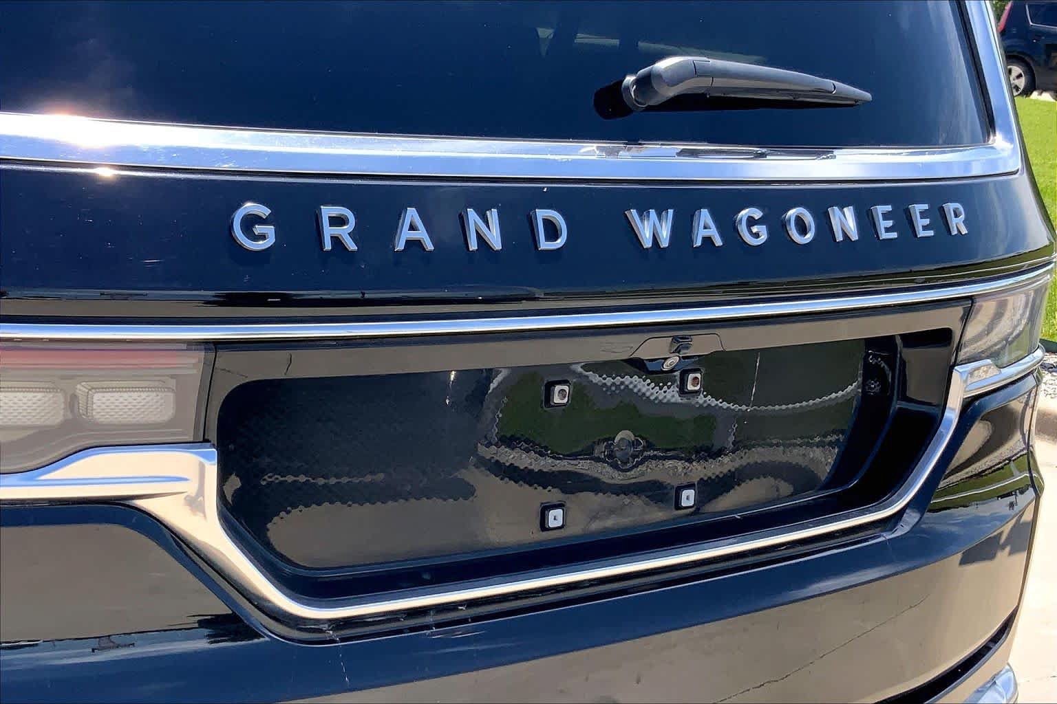 Used 2024 Jeep Grand Wagoneer L 4WD image 30