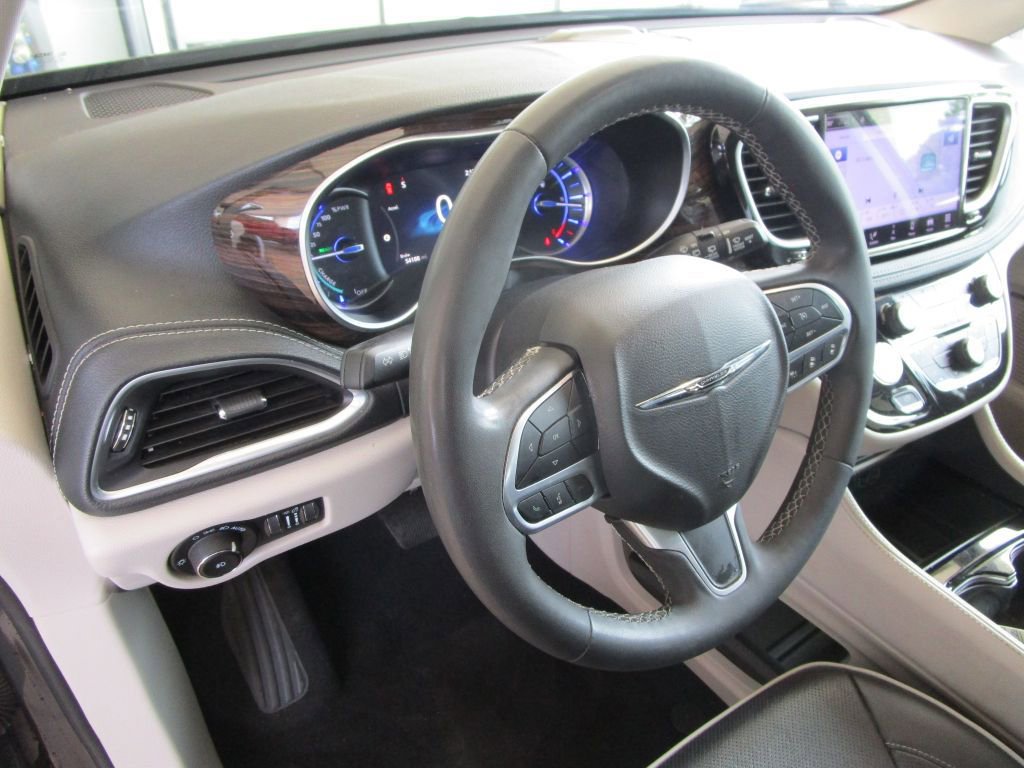 Used 2022 Chrysler Pacifica Limited image 26