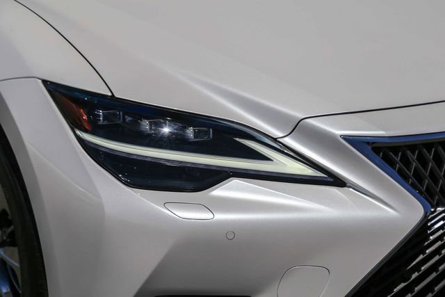 Used 2022 Lexus LS 500 w/ Accessory Package (Z1) image 11