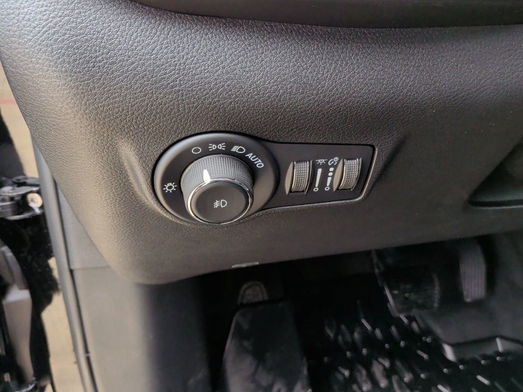 New 2026 Jeep Compass Latitude AWD/4WD image 15