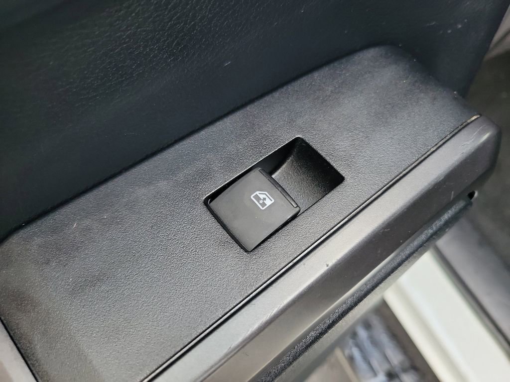 Used 2016 Toyota Tacoma TRD Sport w/ Towing Package image 13