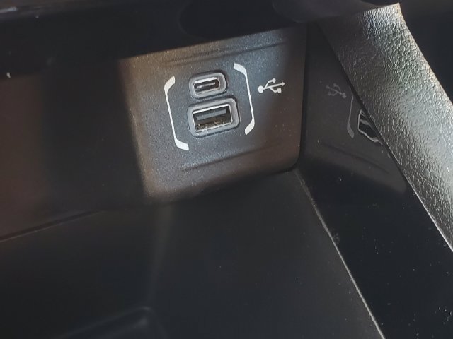 Used 2023 Jeep Compass Limited w/ Sun and Sound Group AWD/4WD image 18