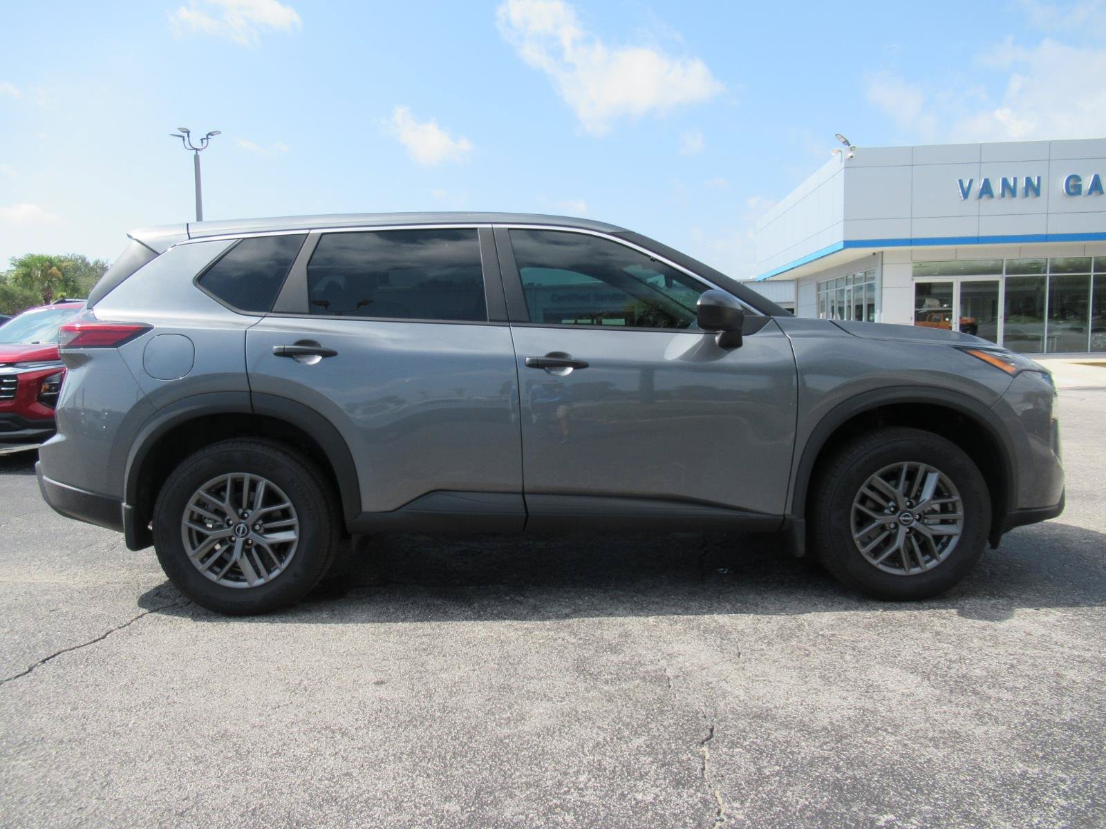 Used 2026 Nissan Rogue S FWD image 4