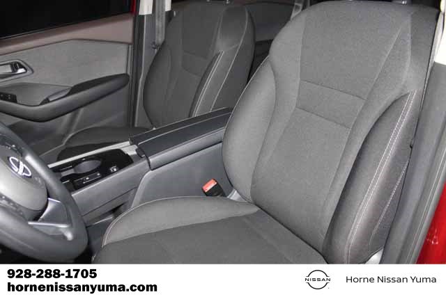 Used 2023 Nissan Rogue S image 4