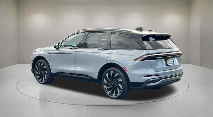 New 2026 Lincoln Nautilus Reserve w/ Jet Appearance Package AWD/4WD image 4