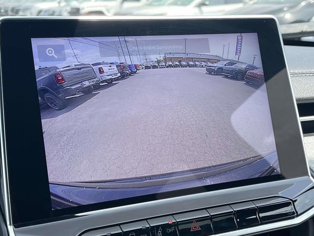 Used 2023 Jeep Compass Latitude image 29