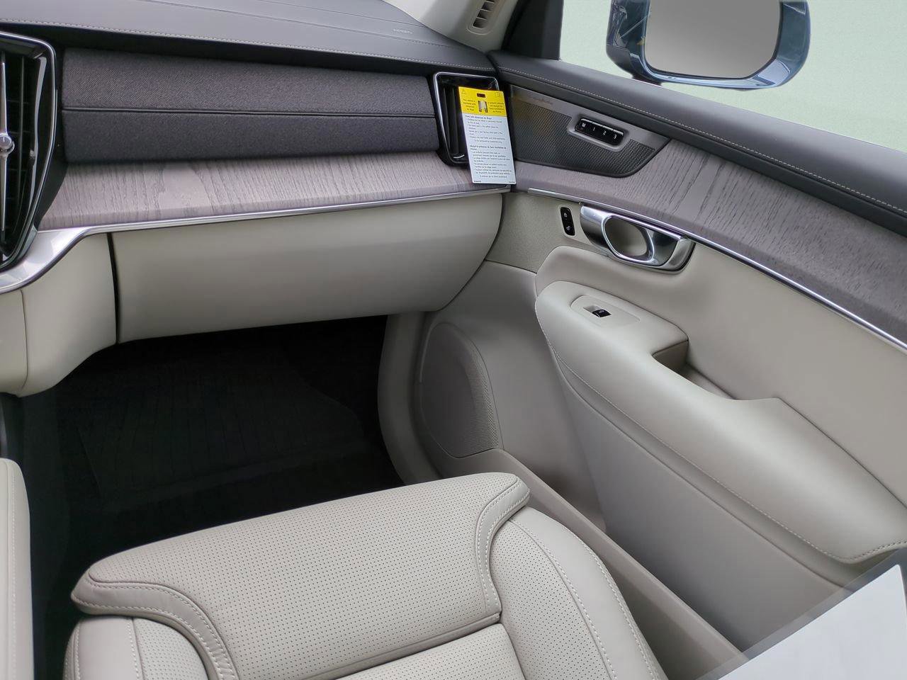 New 2026 Volvo XC90 T8 Ultra w/ Protection Package Premier image 13