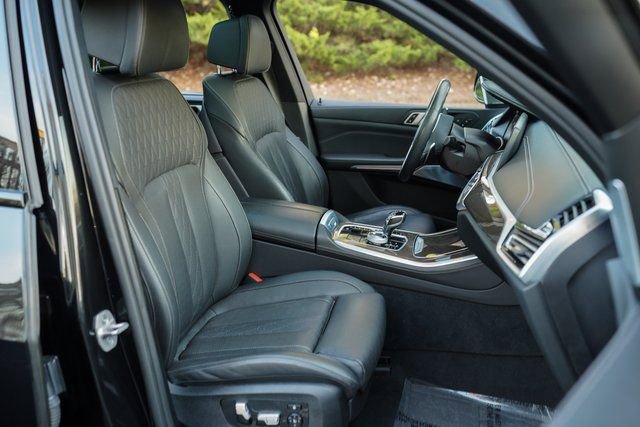 Used 2023 BMW X5 M50i w/ Executive Package image 24