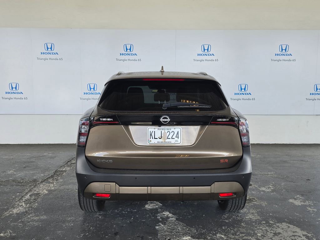 Used 2025 Nissan Kicks SR FWD image 5