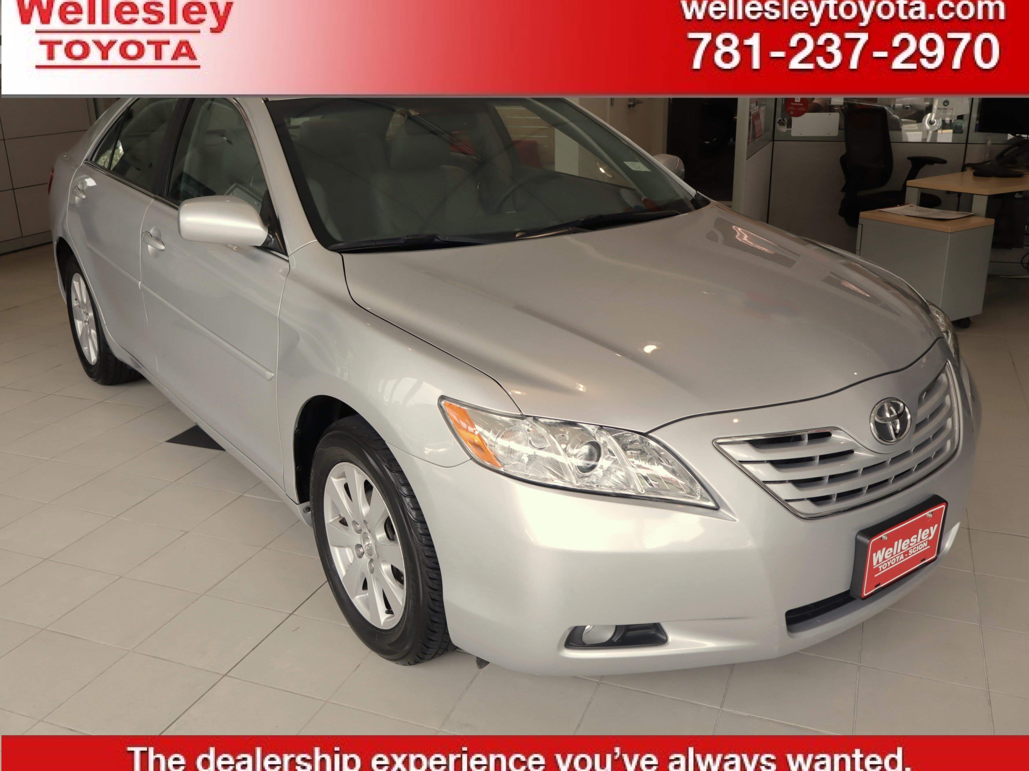 Used 2007 Toyota Camry XLE FWD image 1