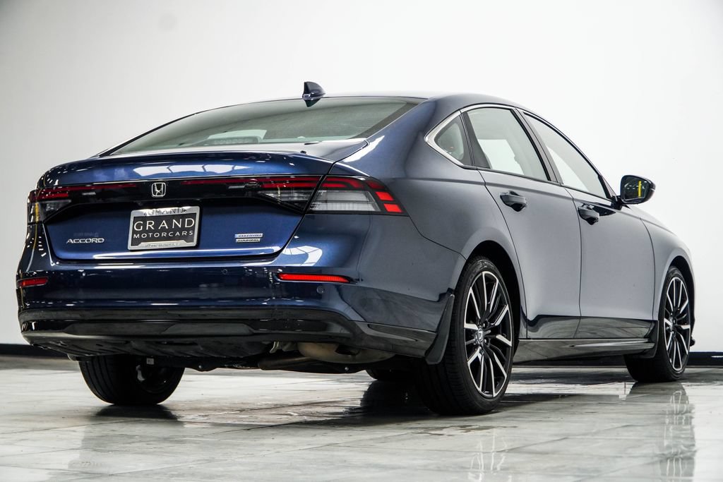 Used 2023 Honda Accord Touring image 14