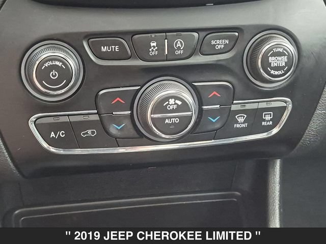 Used 2019 Jeep Cherokee Limited AWD/4WD image 24