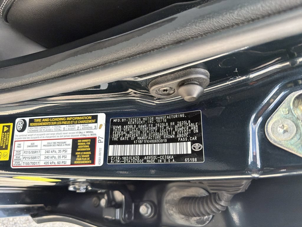 Used 2017 Toyota Camry XLE w/ Moonroof Package FWD image 34