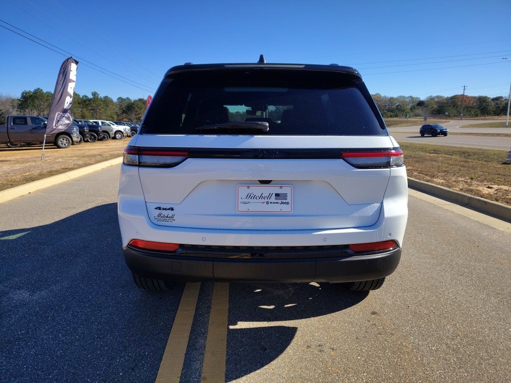 New 2025 Jeep Grand Cherokee Limited AWD/4WD image 9