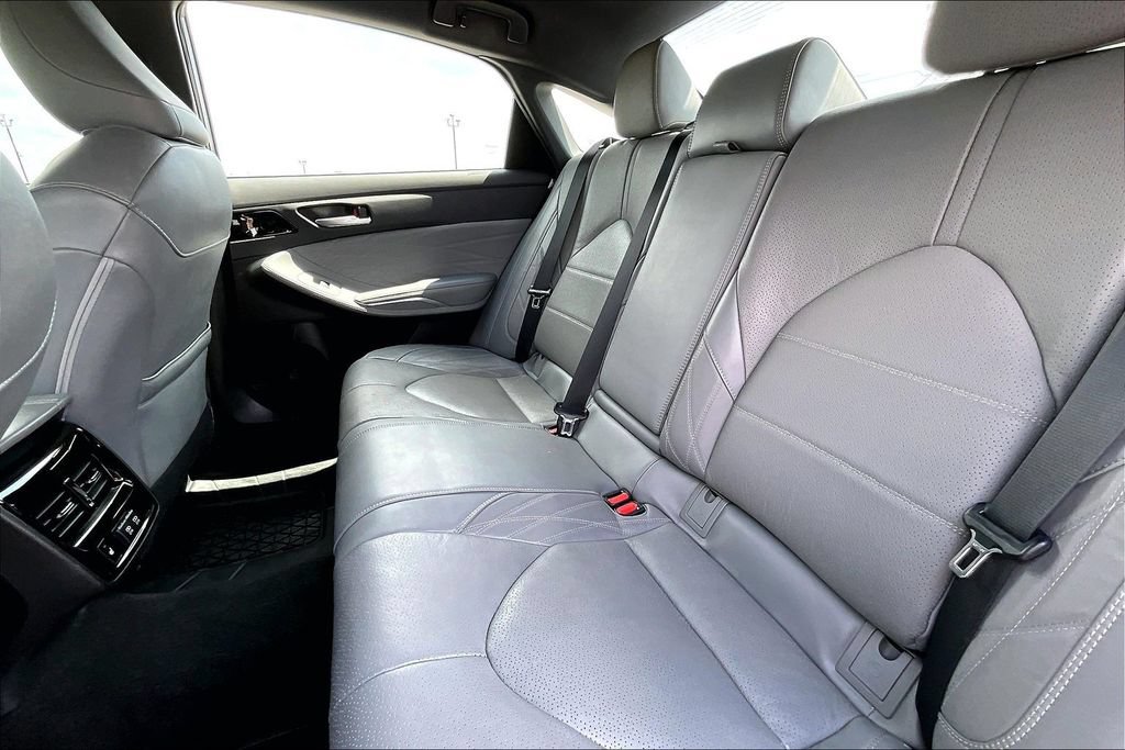 Used 2019 Toyota Avalon Limited w/ Advanced Safety Package FWD image 25
