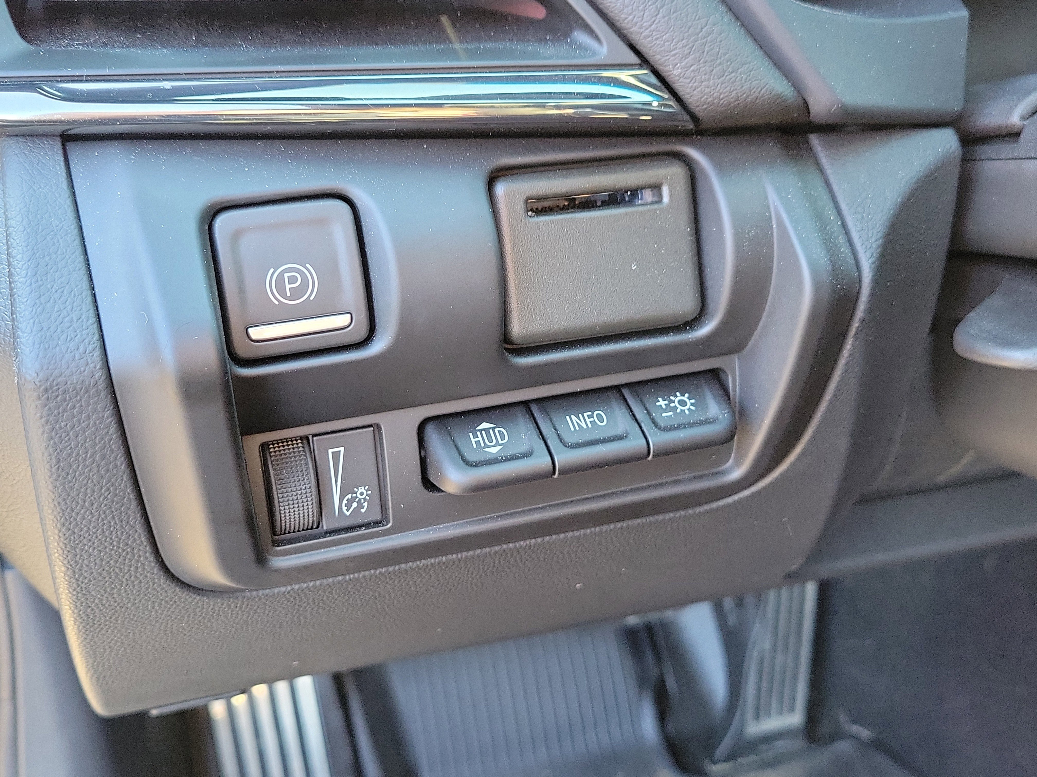 Used 2024 Cadillac CT4 V w/ Navigation Package image 18