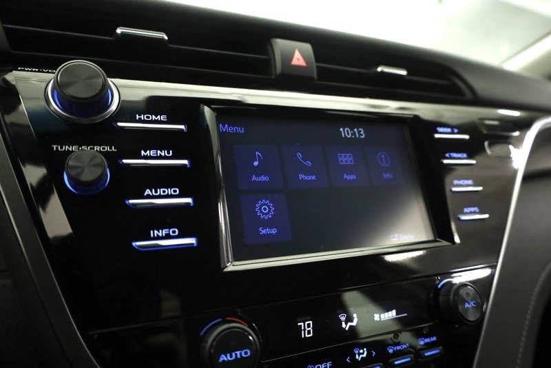 Used 2018 Toyota Camry SE image 17