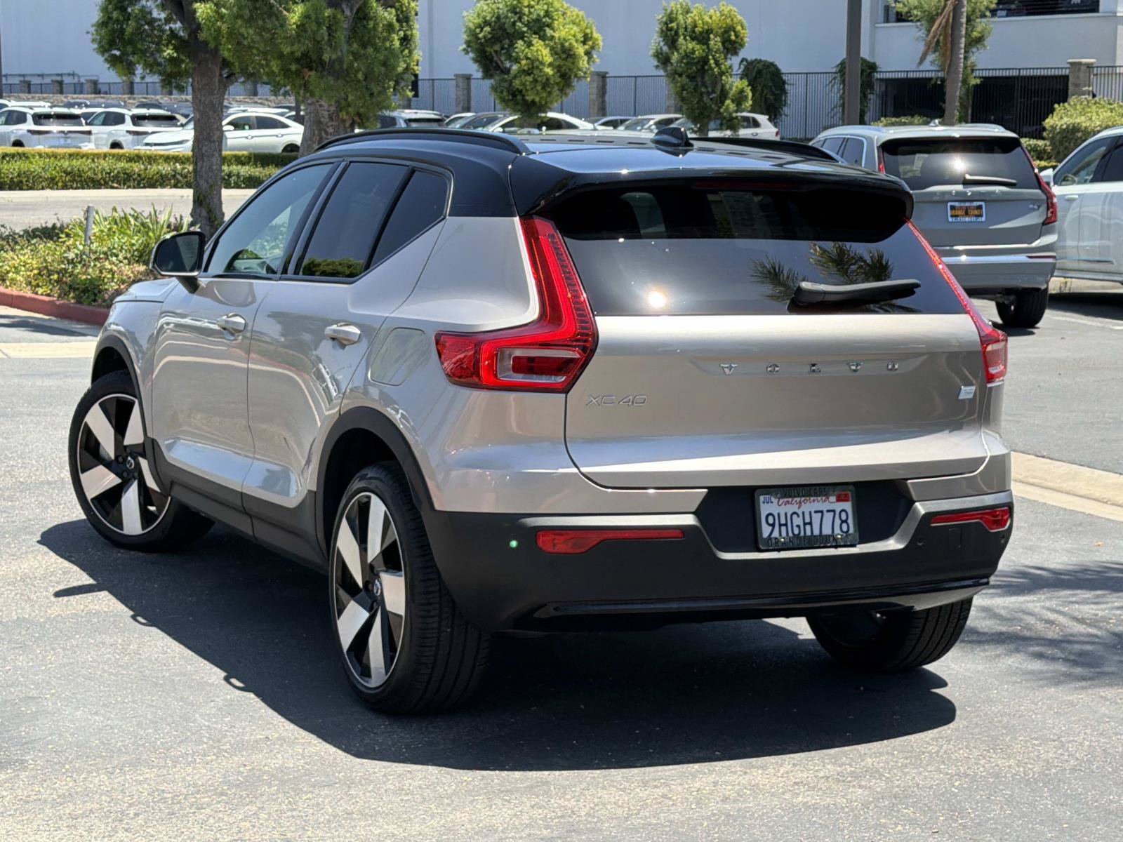 Certified 2023 Volvo XC40 Recharge Ultimate w/ Protection Package Premier AWD/4WD image 7