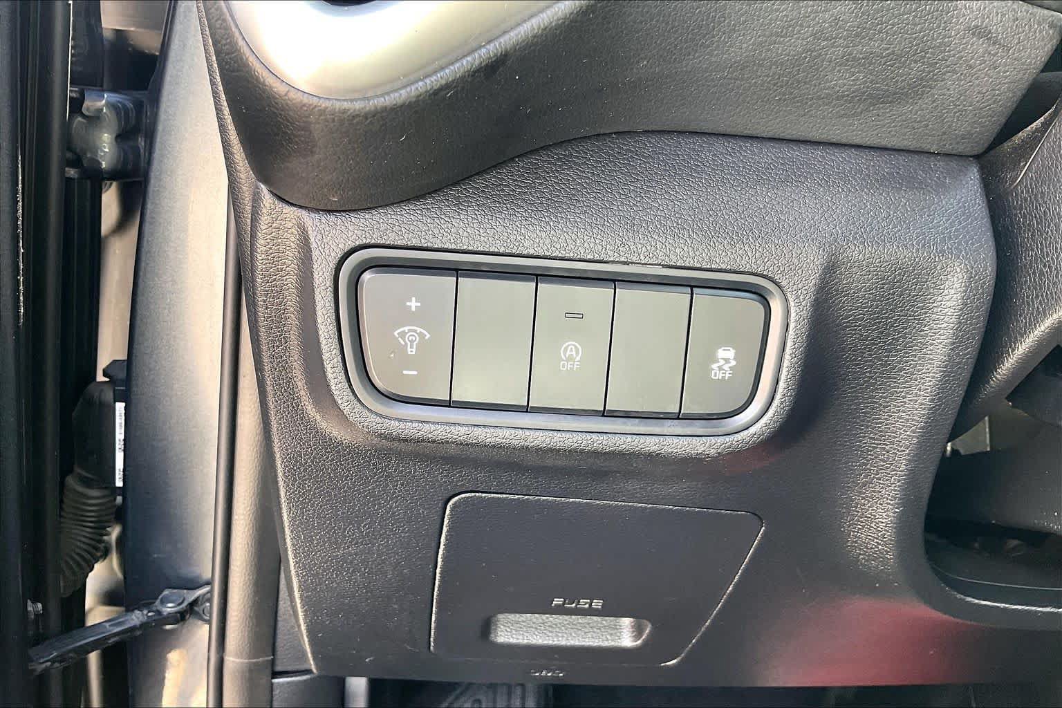 Used 2020 Kia Soul LX FWD image 12