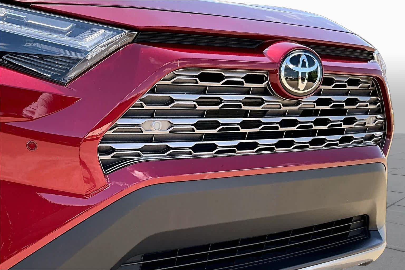 Used 2023 Toyota RAV4 Limited w/ Limited Grade Weather Package AWD/4WD image 29