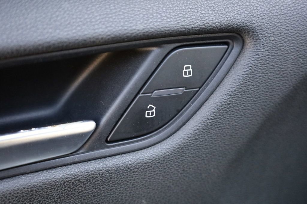 Used 2015 Audi A3 1.8T Premium image 38