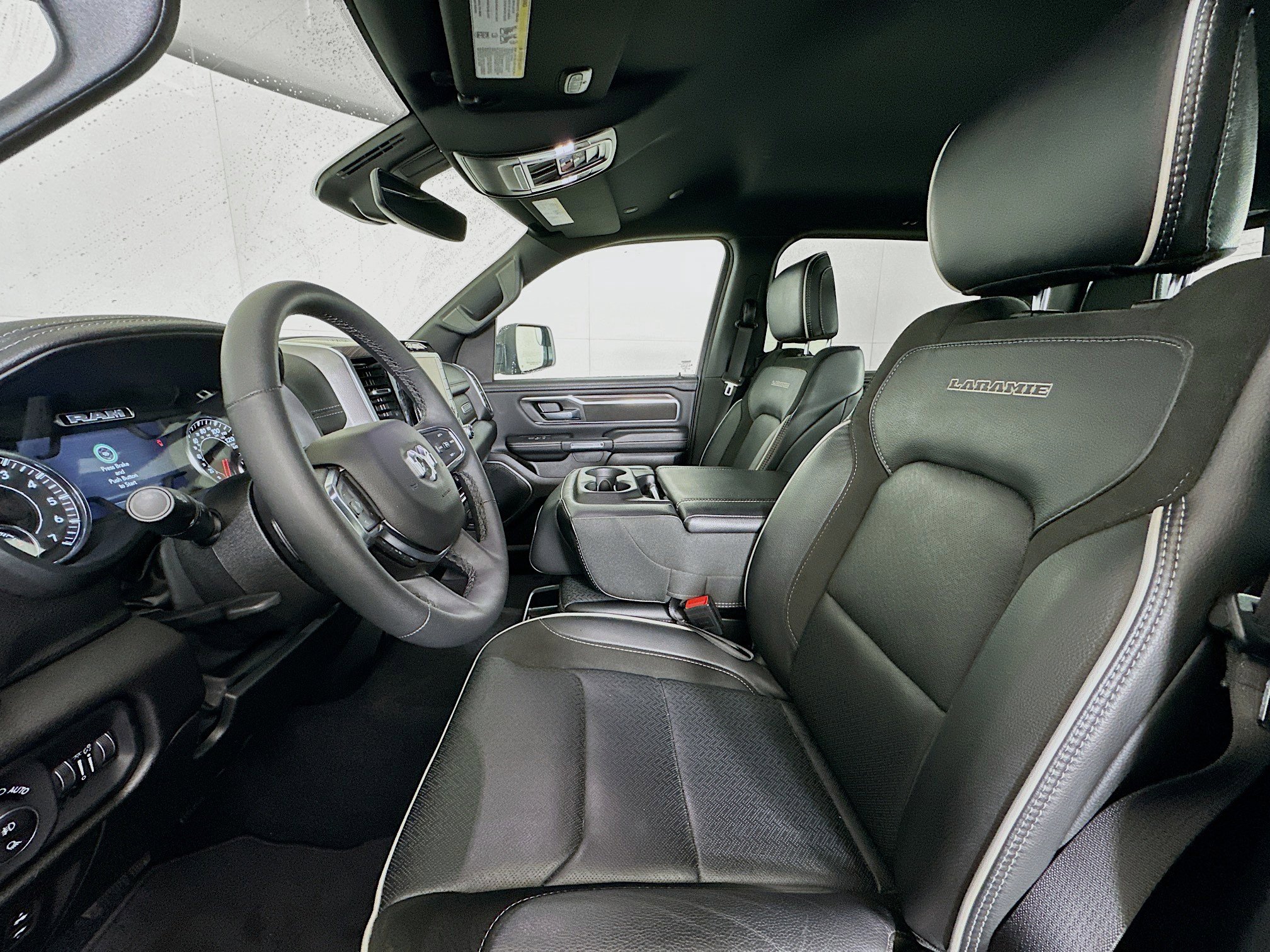 Used 2025 RAM 1500 Laramie image 13