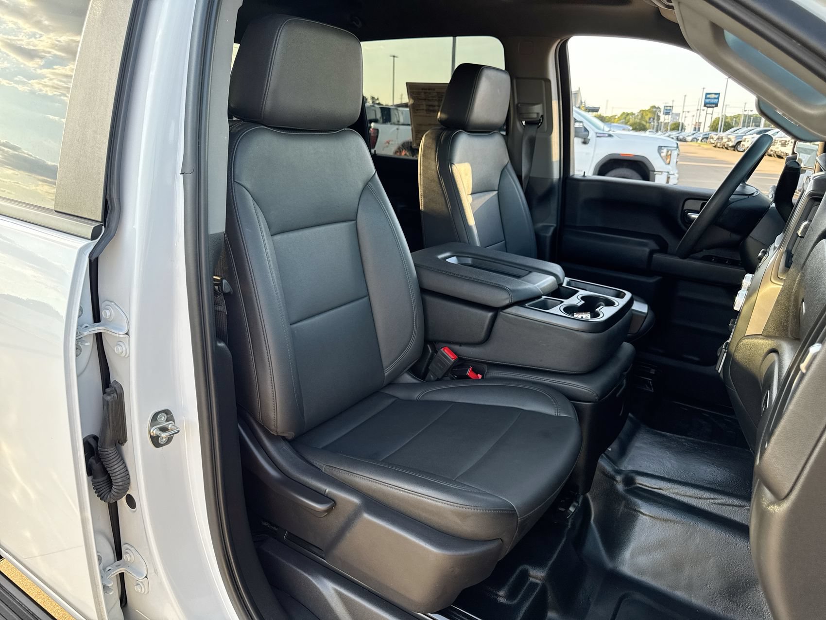 Used 2024 GMC Sierra 3500 Pro AWD/4WD image 23