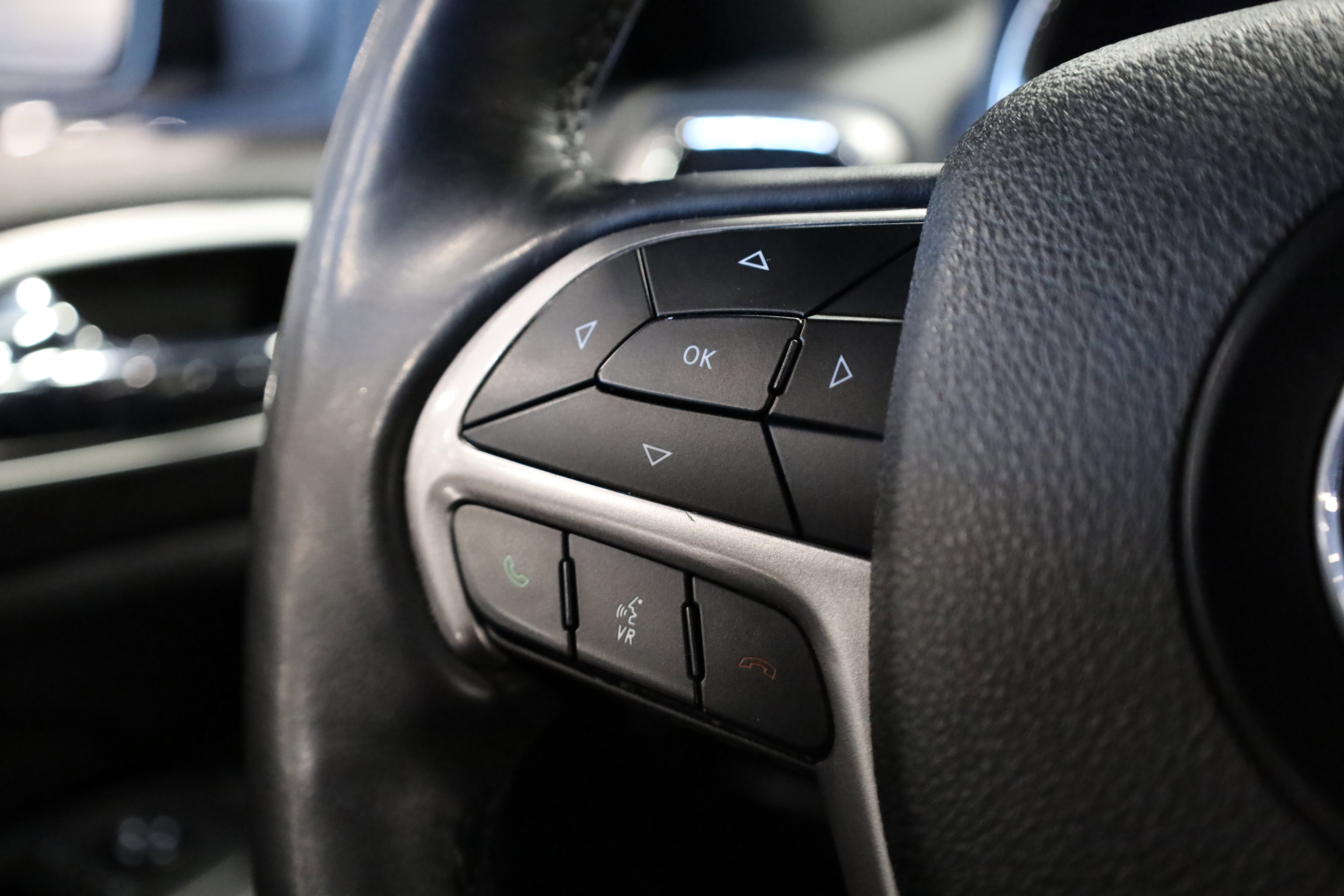 Used 2018 Jeep Grand Cherokee Altitude image 23