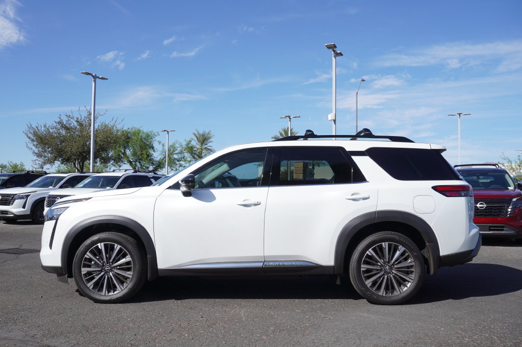 New 2026 Nissan Pathfinder Platinum FWD image 2