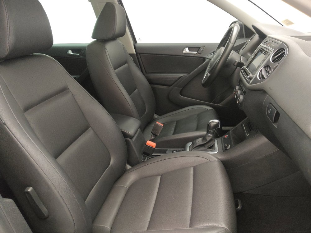 Used 2016 Volkswagen Tiguan SE image 21