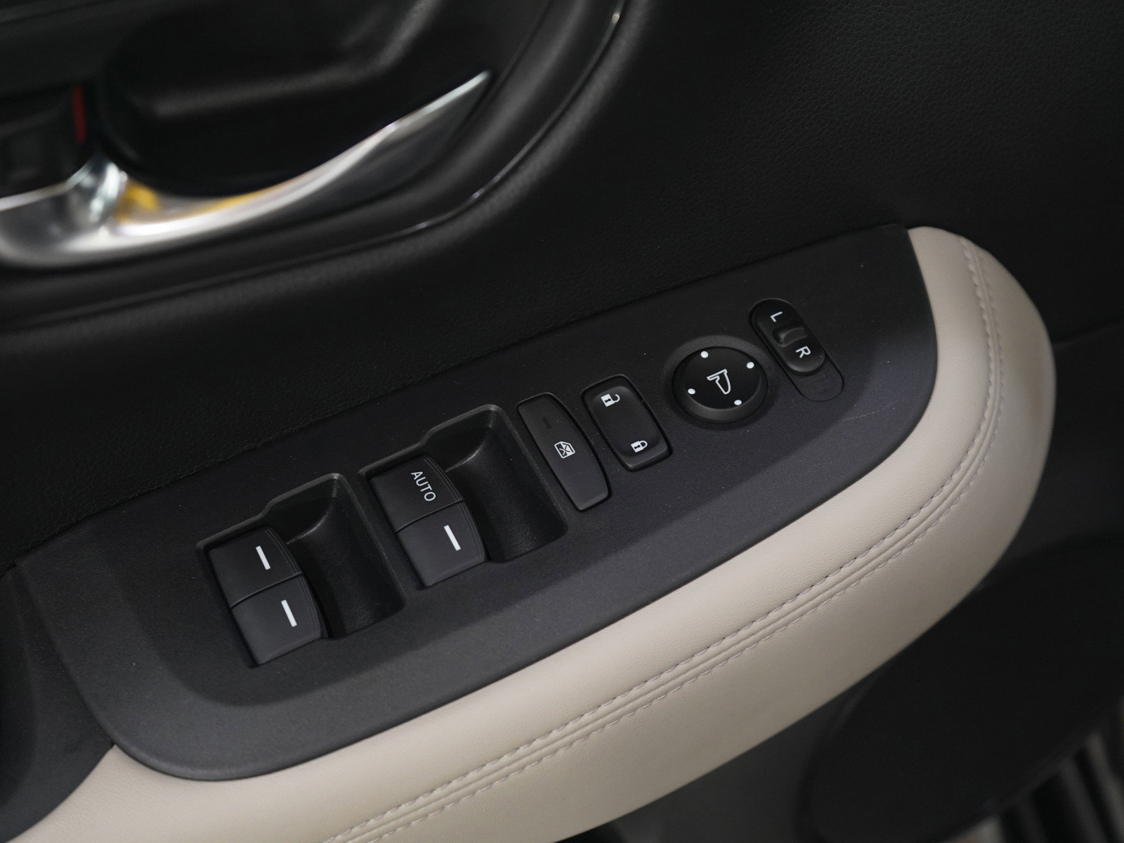 Used 2023 Honda HR-V LX image 20