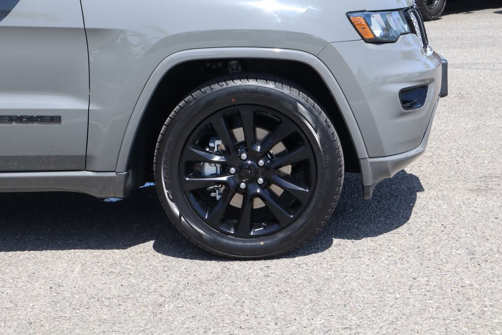 Used 2021 Jeep Grand Cherokee Laredo X RWD image 46