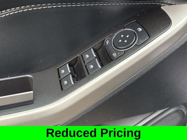 Used 2022 Ford Explorer XLT image 14