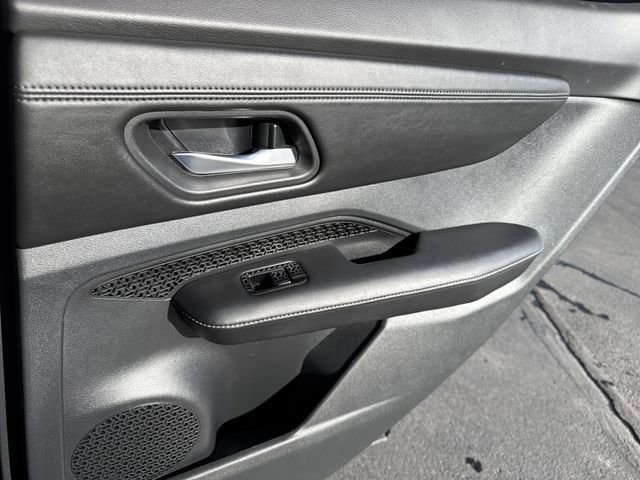 Used 2024 Nissan Ariya FWD image 20