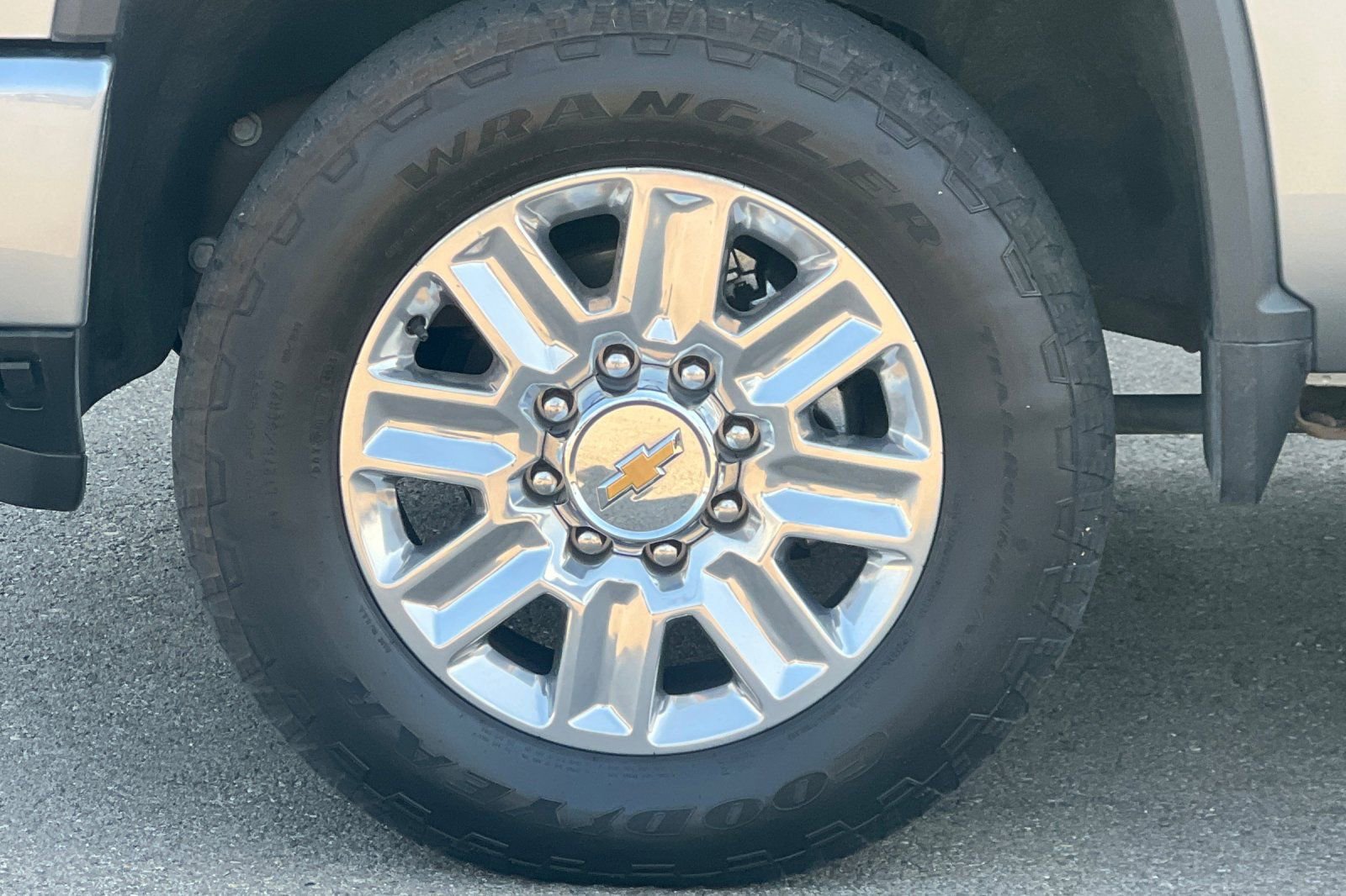 Used 2024 Chevrolet Silverado 2500 High Country w/ Technology Package image 27