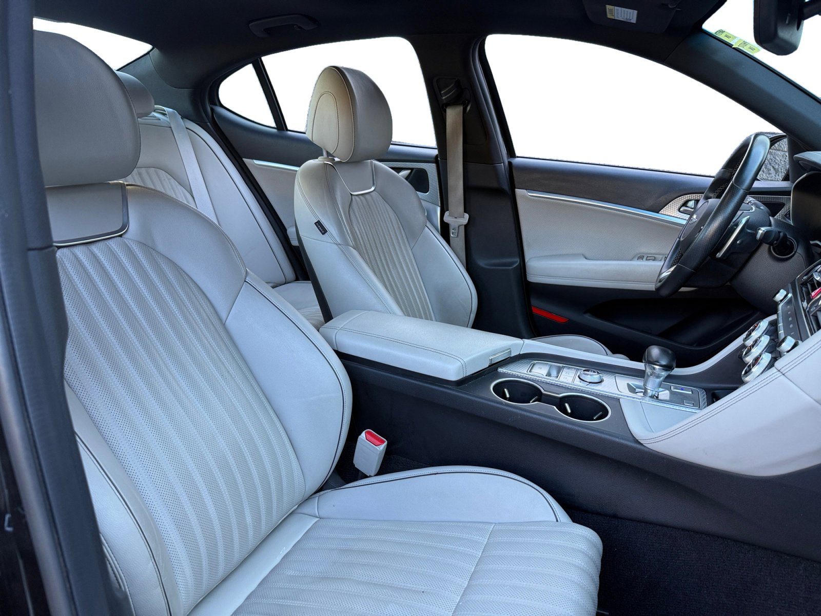 Used 2023 Genesis G70 2.0T w/ Sport Prestige Package image 14