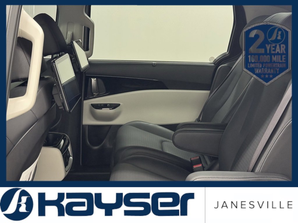 Used 2024 Kia Carnival SX Prestige image 15