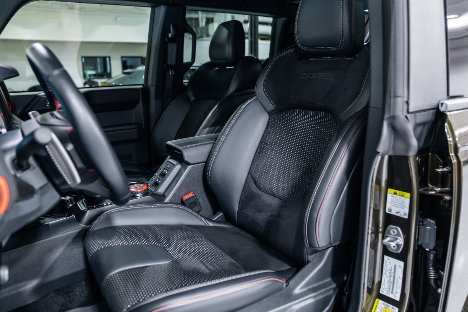 Used 2025 Ford Bronco Raptor AWD/4WD image 11
