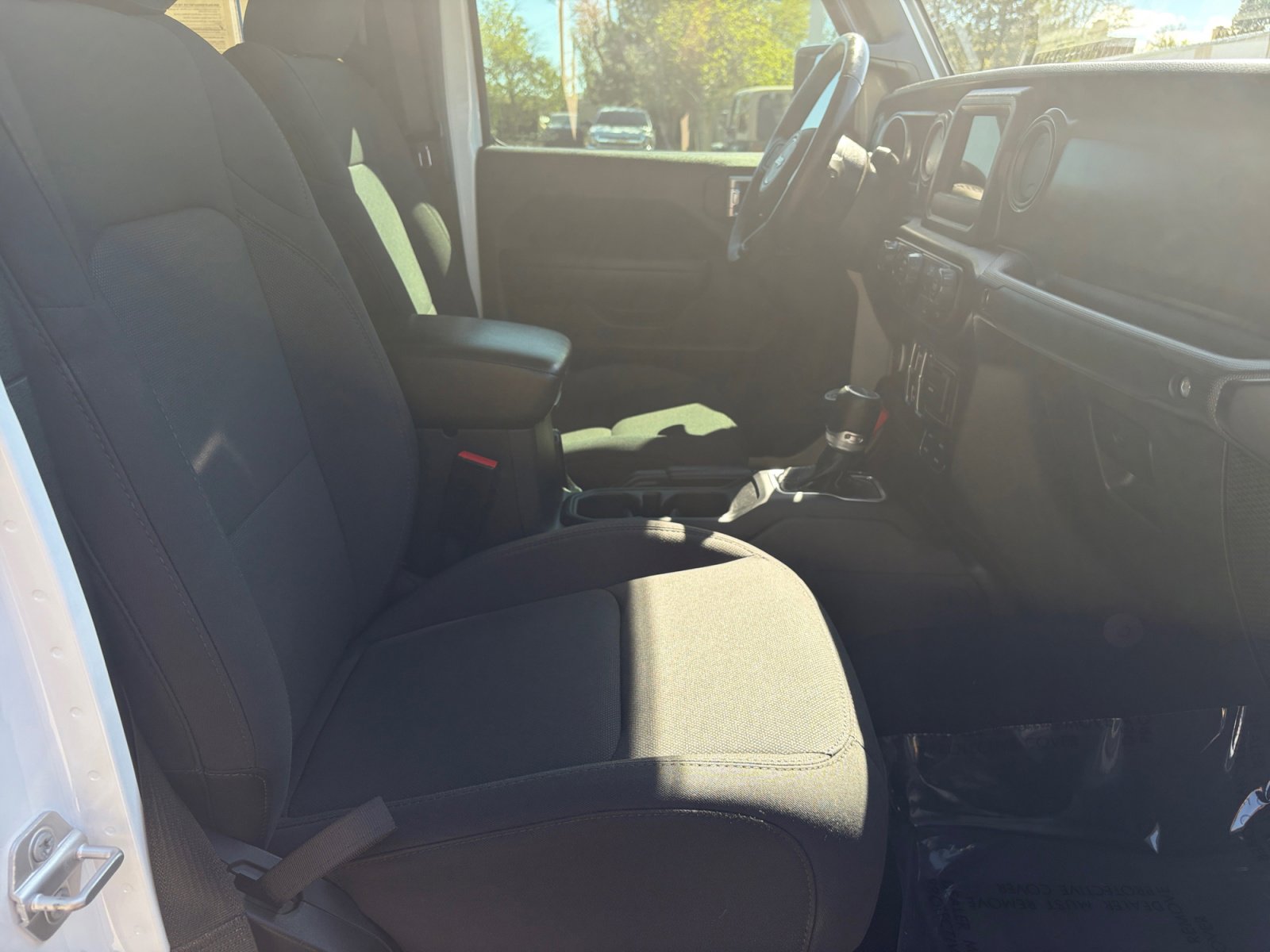 Used 2022 Jeep Gladiator Sport AWD/4WD image 19